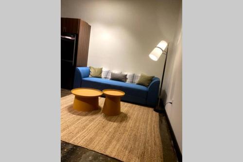 North Oakland Apartment | 3E-*New* Apartment -5 min from Downtown, sleeps 4