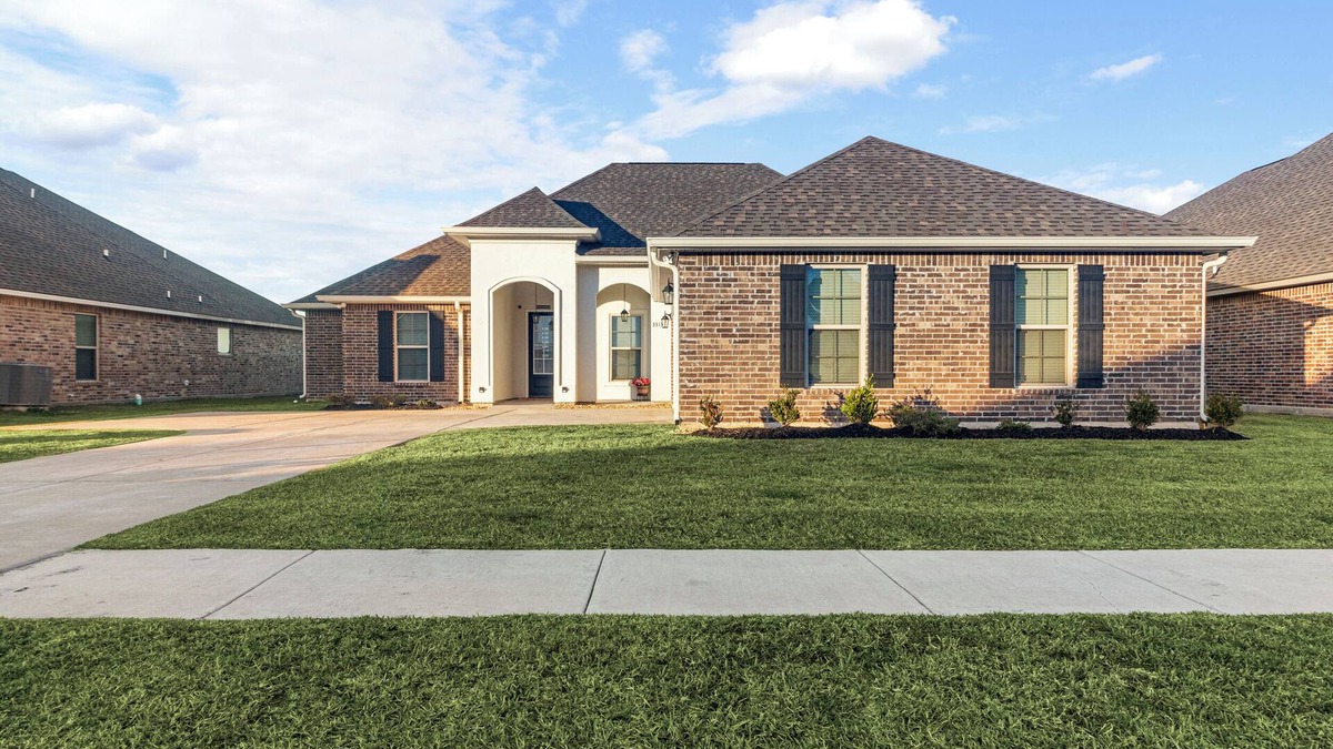 Lake Charles House | 3Kings Near Golf Coarse