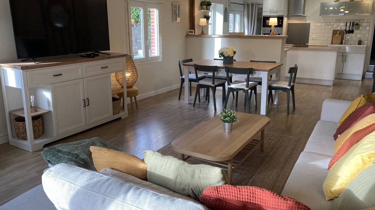 Le Bourg-Dun House | 3kms from the sea, Gîte "Les Bottes à la Plage" 3-bedroom house with garden