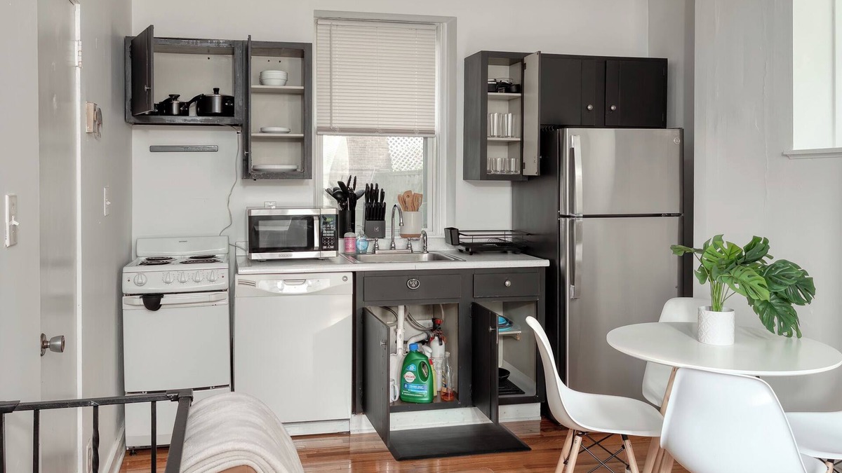 Shadyside Apartment | 3min>Carnegie Mellon University:UPMC Shadyside:3min>CMU:Full Kitchen