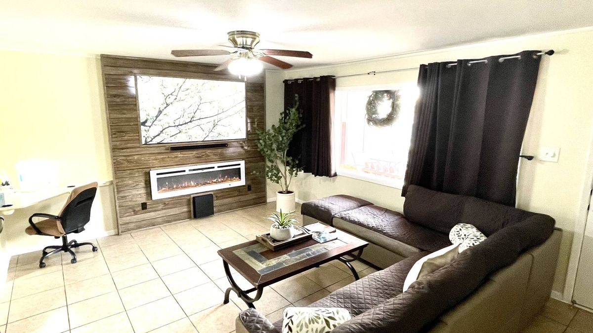 Biggs Field House | 3Mins.Fort Bliss/Airport-Pet Friendly-Amenities Overload