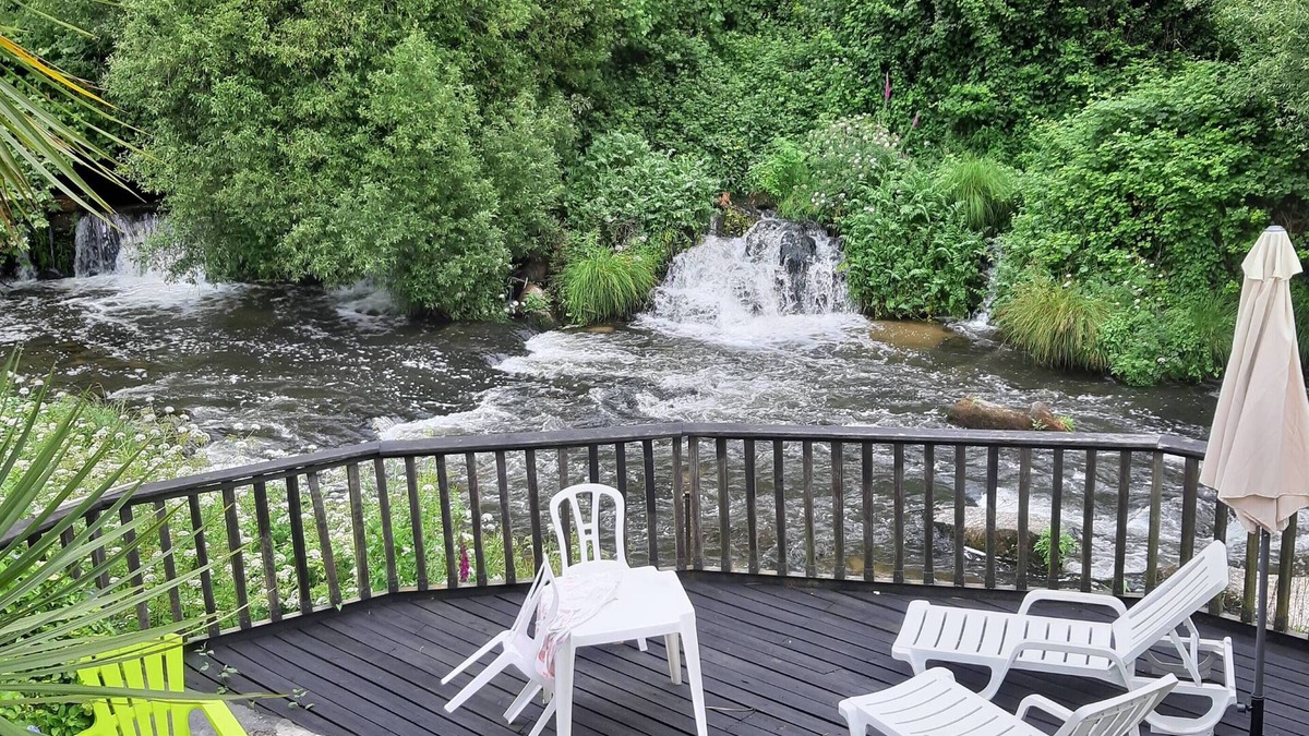 Paredes Apartment | 3º Dream corner by waterfalls - air cond, pool, free parking - 20 min to Oporto