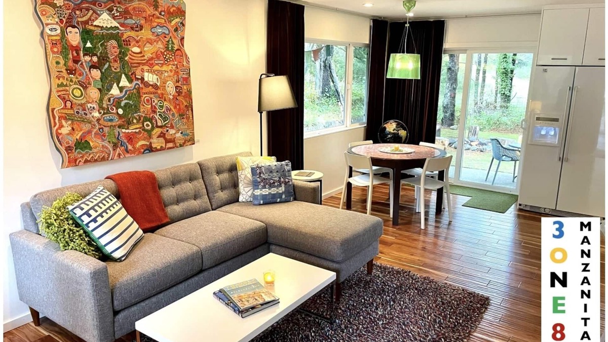 Manzanita Cottage | 3ONE8 Manzanita ~ new, modern remodel w/private back yard