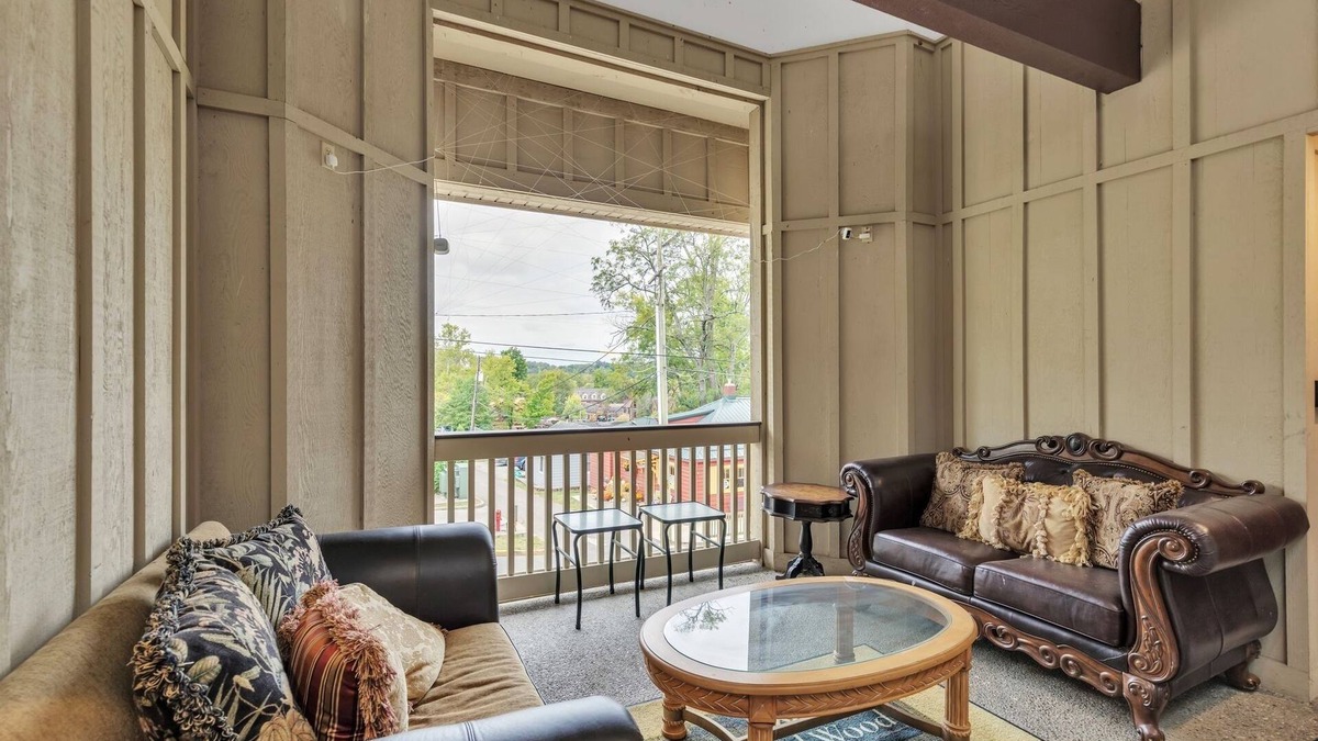 Nashville Condo | 3rd Floor Back Side Corner Penthouse Suite - 308 by Grand Wood Suites