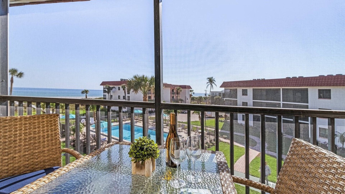 Shell Harbor Condo | 3rd Floor Sanibel Condo With Balcony And Beach Views - Sandalfoot 4B3