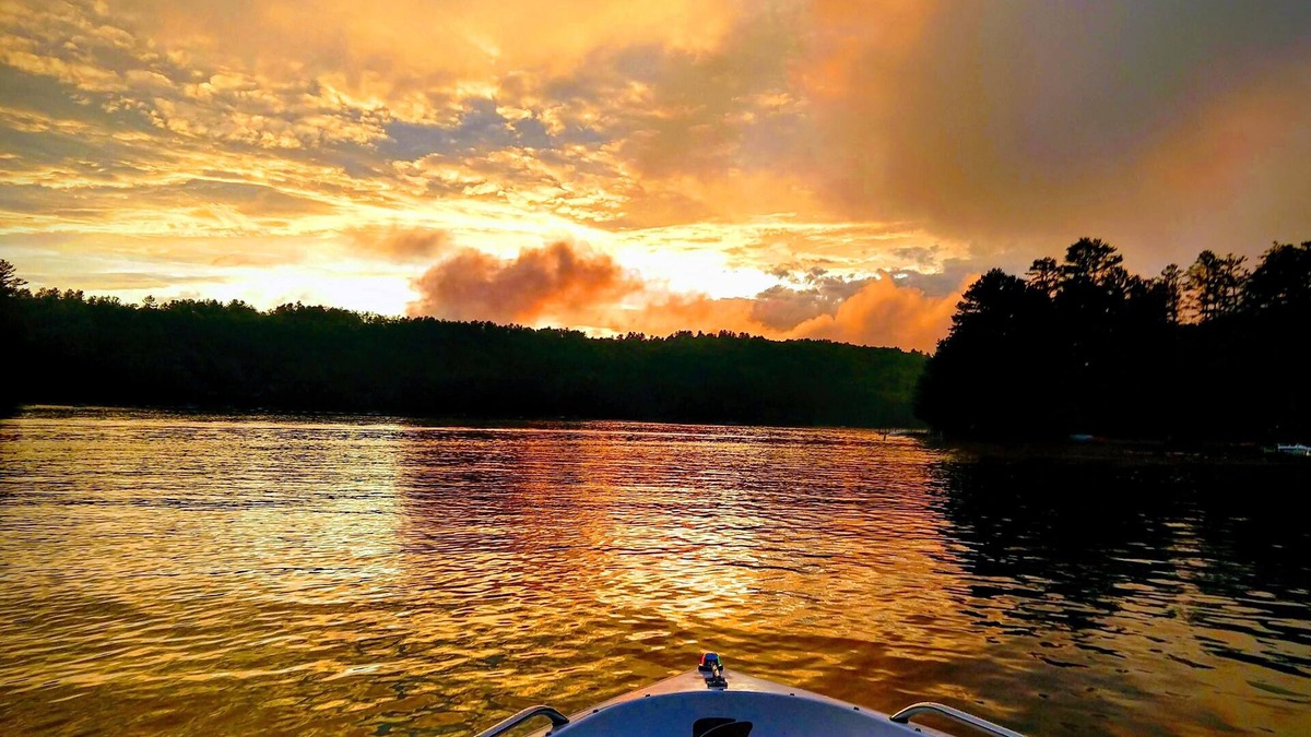 Chestertown Cottage | #4 Adirondack FamilyFriendly Waterfront on LoonLake. Boating,fishing,swimming!