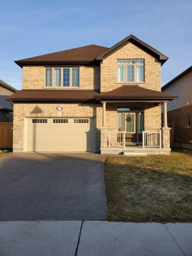 Stratford House | 4 BD Family Retreat