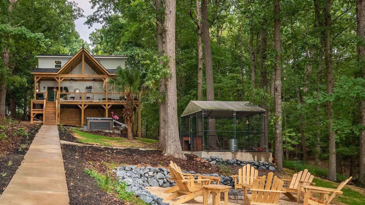 Mount Gilead House | 4 bd Lakefront Oasis with Hot Tub, Dock, FirePits, Blackstone grill, & lake toys
