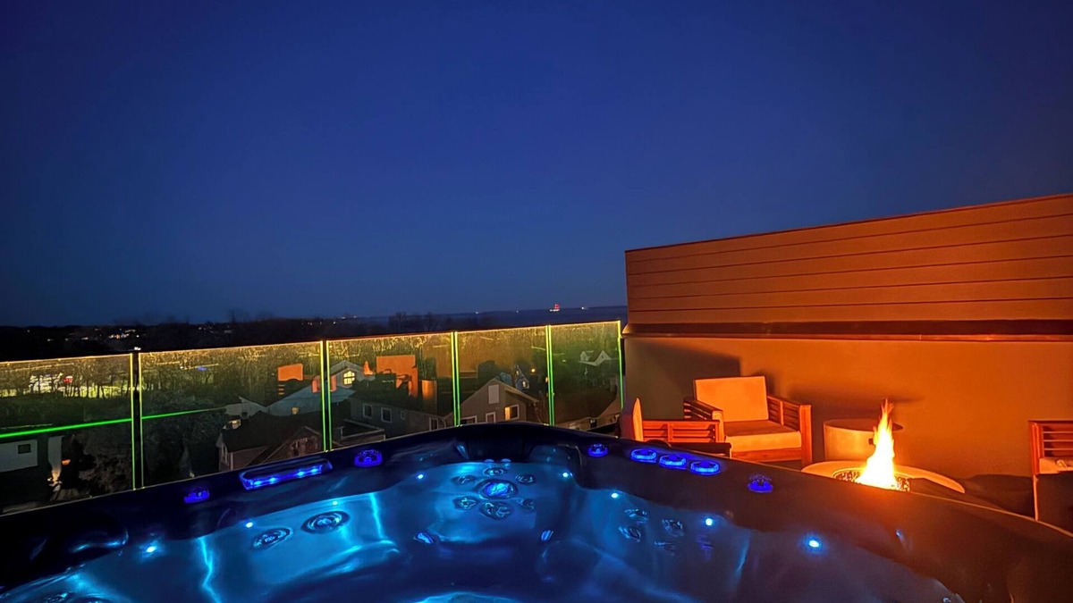 Cove - East Side - Shippan House | 4-bd modern luxury water view townhome with hot tub close to beach