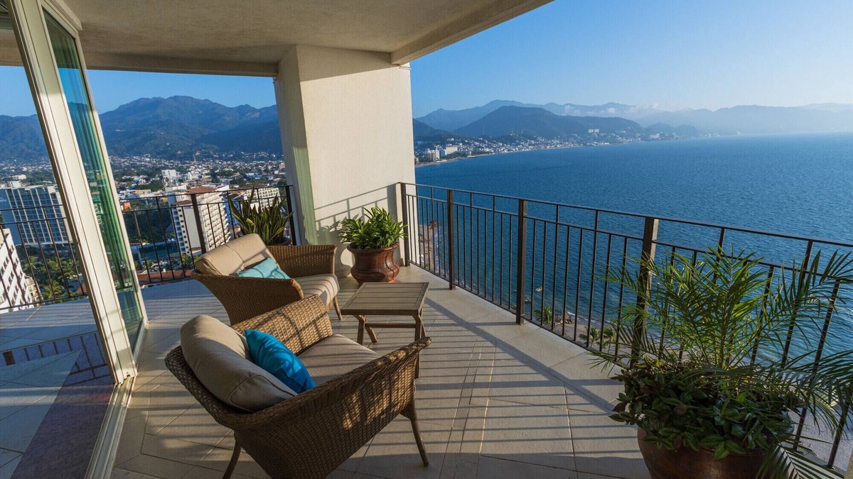 South Hotel Zone Condo | 4 BDR/4 Bath Ocean front Condo at Grand Venetian, Puerto Vallarta
