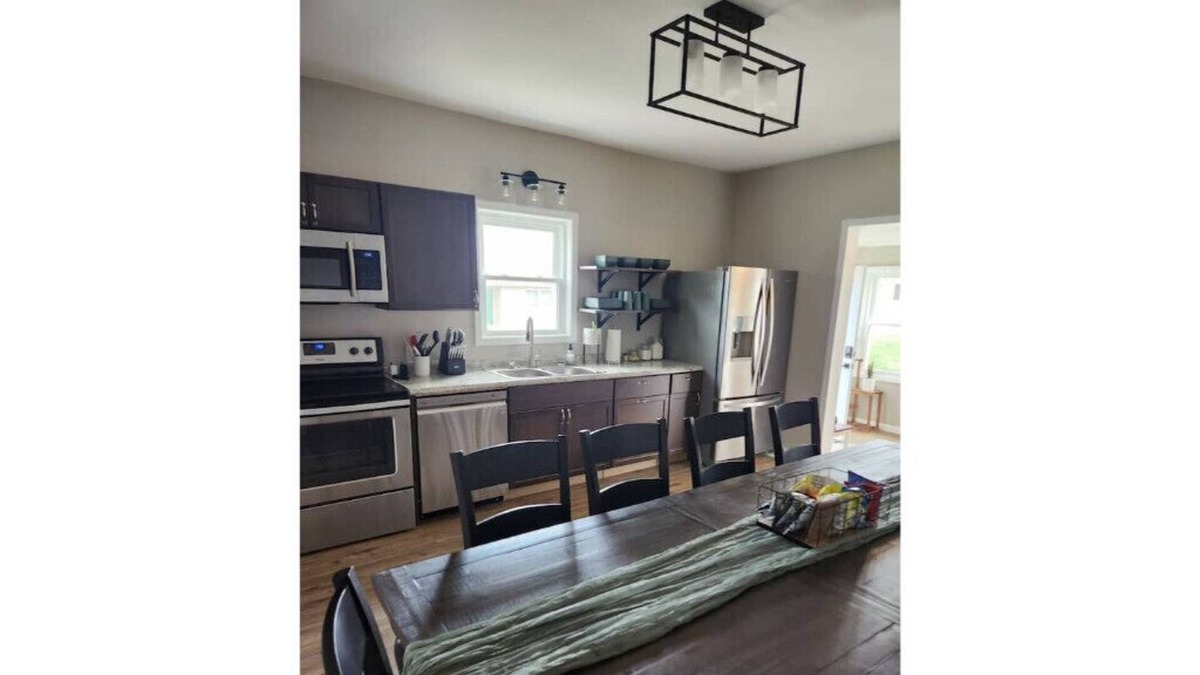 Mariah Hill House | 4 Bdrm/3 Bath Farmhouse ready for family memories