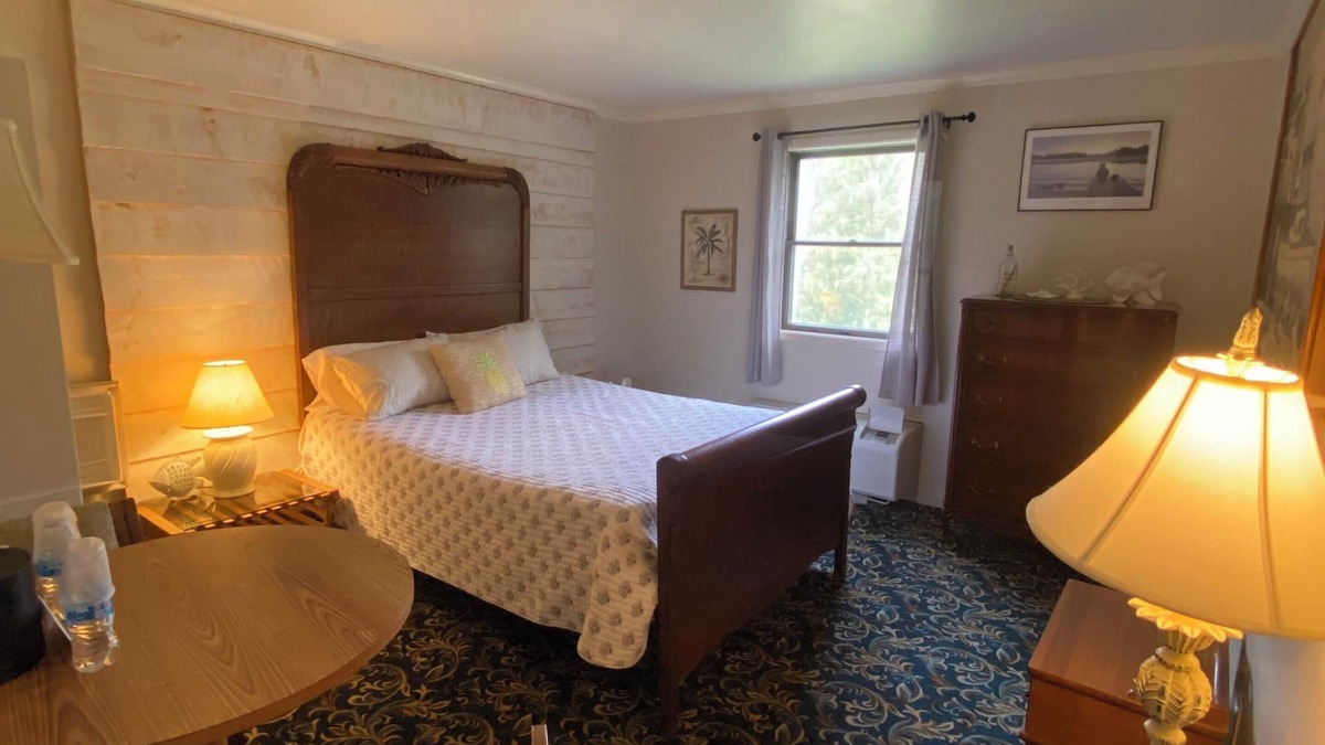 Cooksburg Apartment | 4-Beach Room