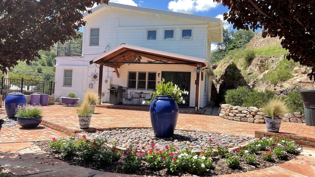 Bisbee House | 4 bed, 2 bath luxury vacation home for up to 8 guests