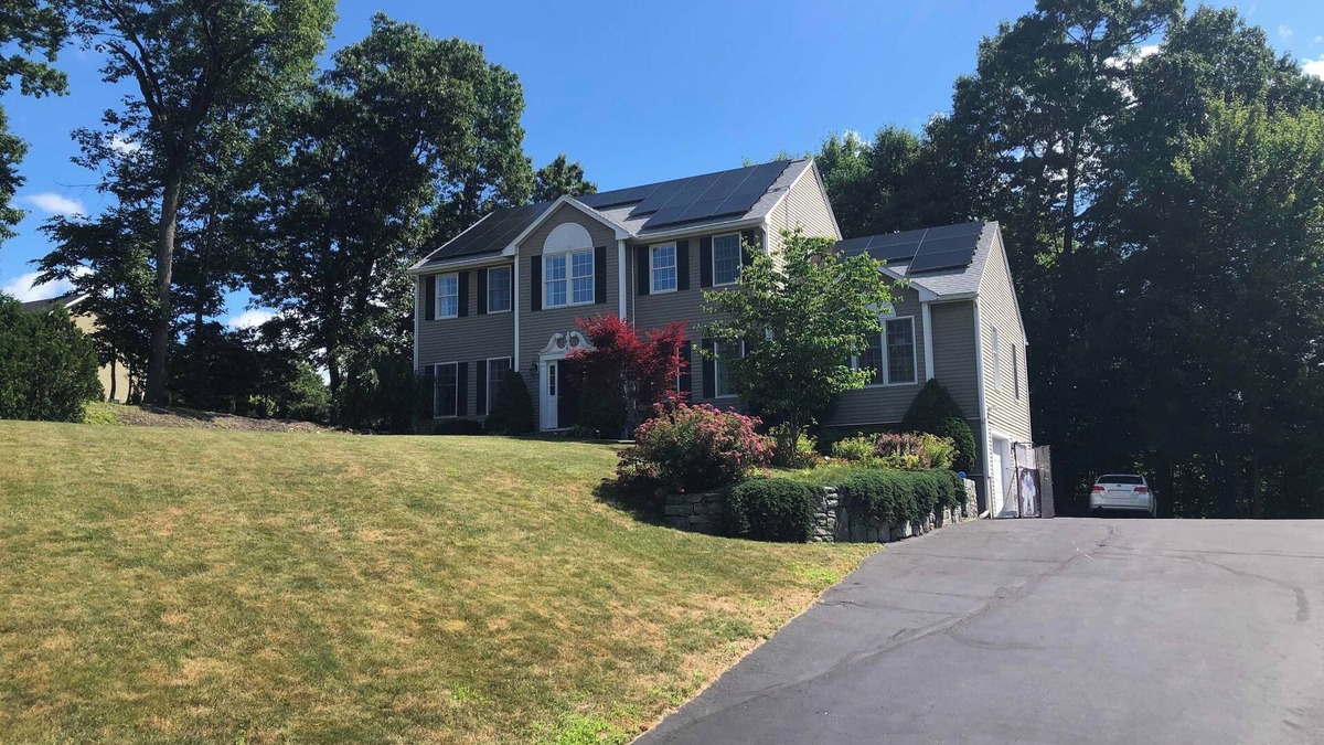 Millbury House | 4-bed/3.5 bath house in family friendly neighborhood in Millbury