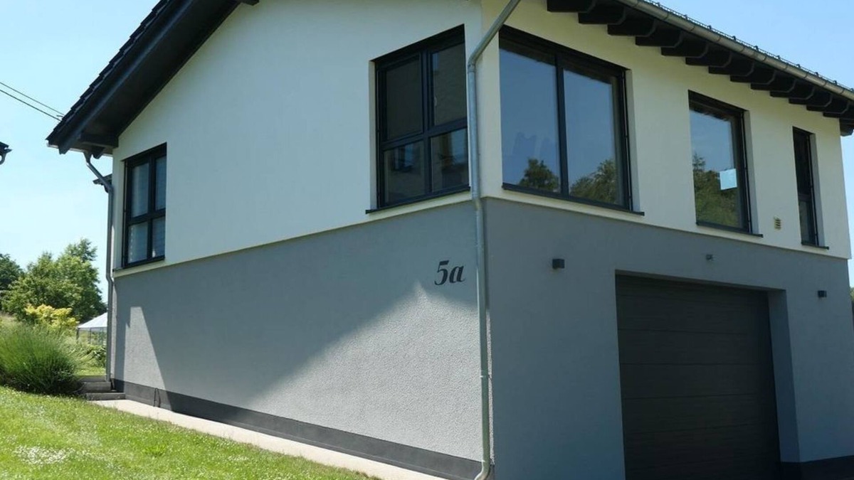 Hartlingen Apartment | 4 bed apartment Elbbachblick - Ferienwohnungen Hof Elbbachtal