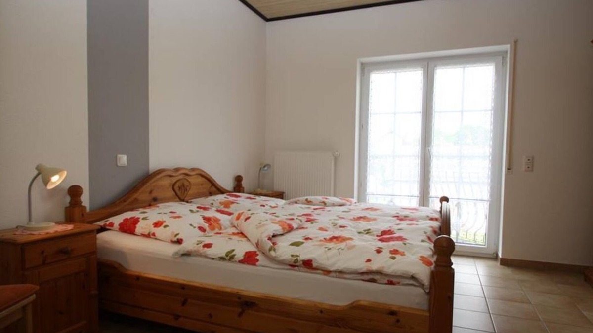 Habscheid Apartment | 4-bed apartment with shower/WC - Ferienwohnungen Heck
