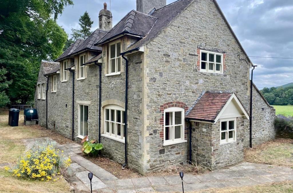Presteigne House | 4 bed cottage Breath-taking views Sleeps 8