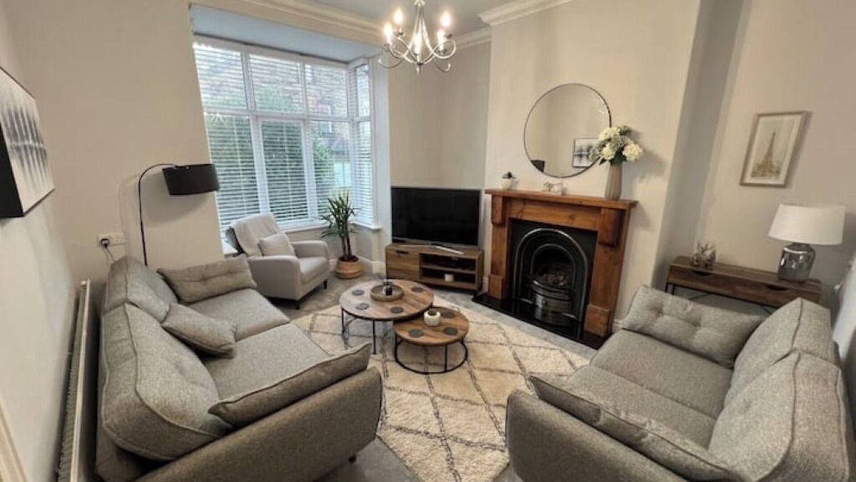 Ilkley House | 4 Bed End Terrace - Sleeps 7