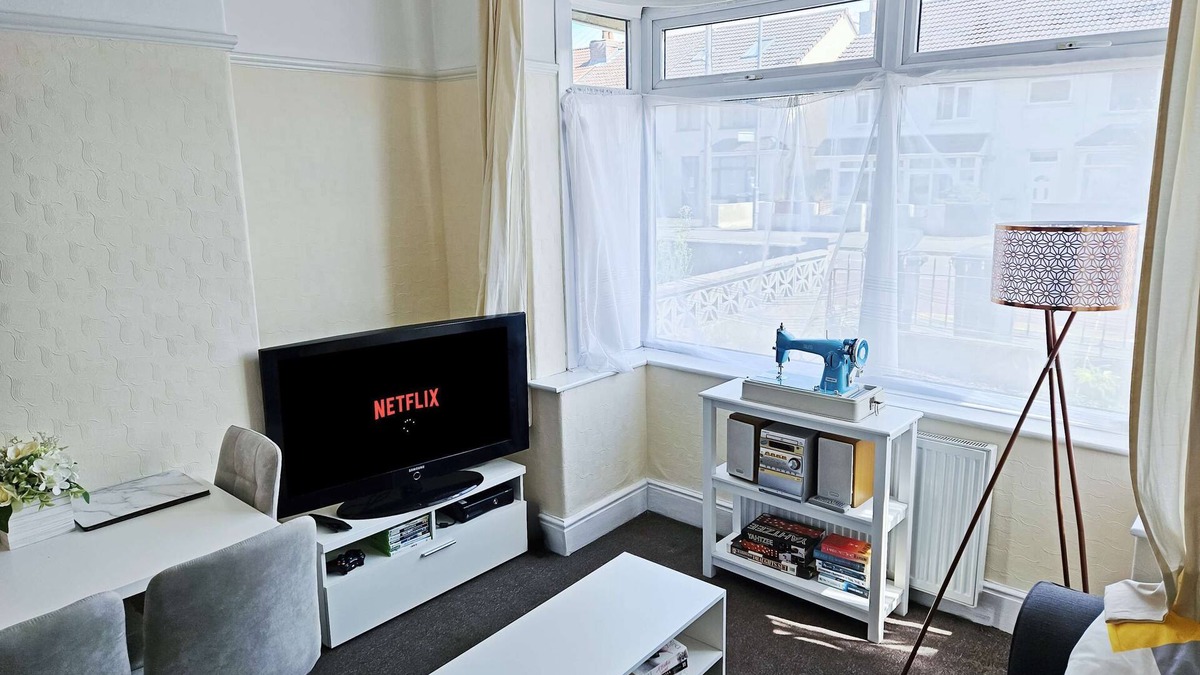 Horfield House | 4-Bed Fast WiFi, Self Check-In, Parking nr UWE
