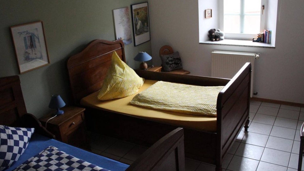 Halsdorf Other | 4-bed ground floor apartment - apartments farm Heck