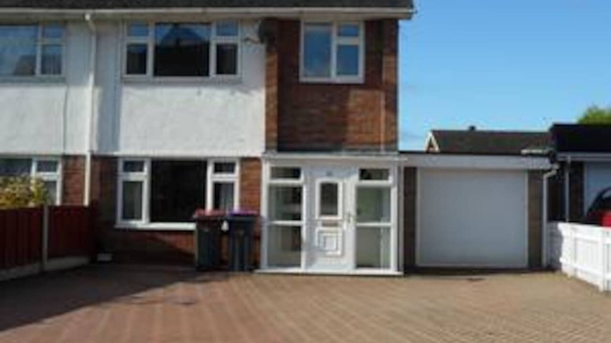 Newport House | 4-Bed House in Newport, Shropshire