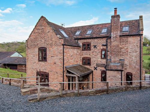 Billingsley House | 4 Bed in Bewdley OSHIP