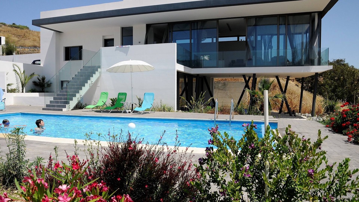 Deftera Villa | 4 bed secluded family home, large garden, private Pool, Near Nicosia
