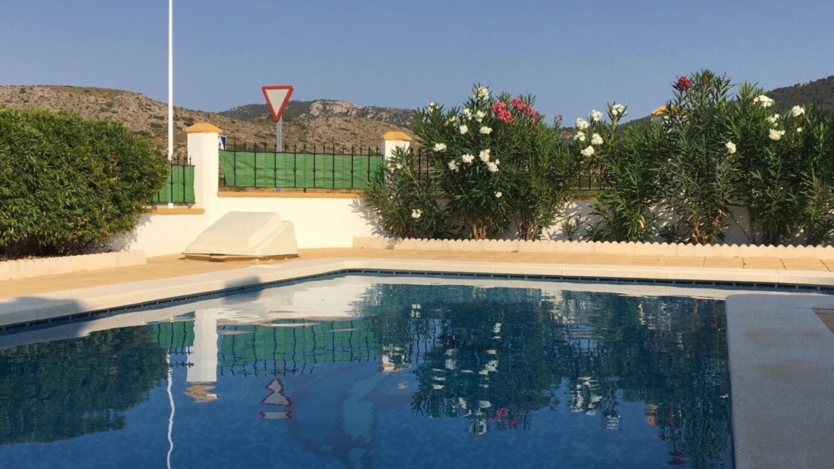 Hondon de los Frailes Villa | 4 BED VILLA SPAIN 25 MIN FROM ALICANTE AIRPORT Minimum of 7 nights only