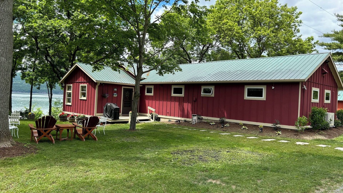 Moriah Center Cottage | 4 Bedroom, 1.5 bath- Air-Conditioned House on Lake Champlain - Seasonal May- Oct
