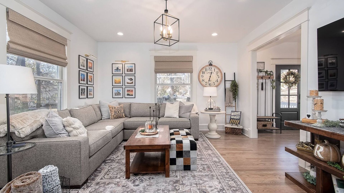 University Place House | 4 bedroom/2.5 bath fully restored 1910 beauty minutes from KU campus & downtown.