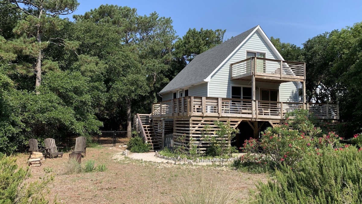 Southern Shores Cottage | 4 Bedroom 2 Bath beach retreat, quiet beaches of Southern Shores. Pets invited.
