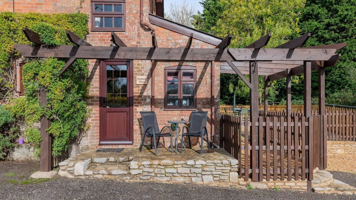 Poole Cottage | 4 bedroom accommodation in Holly Hedge Farm
