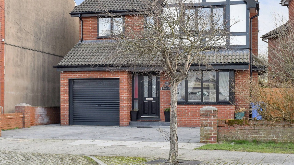 Knott End-on-Sea Cottage | 4 bedroom accommodation in Knott End-on-Sea, near Poulton-le-Fylde