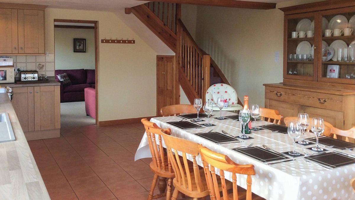 Hawkesbury Upton Cottage | 4 bedroom accommodation in Hawkesbury Upton