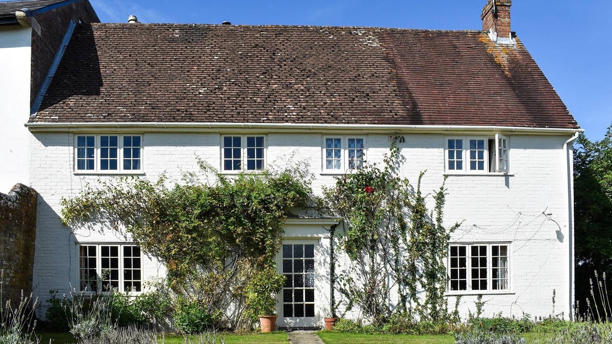 Farley Cottage | 4 bedroom accommodation in East Grimstead