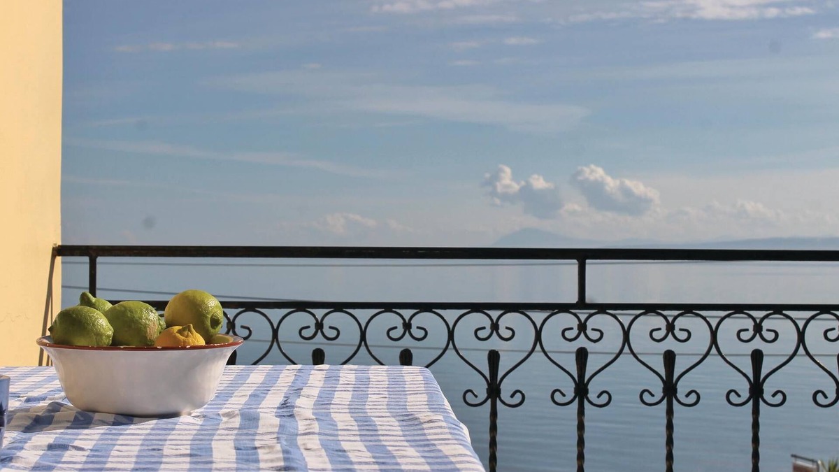 Ilia House | 4 bedroom accommodation in Loutra Aidipsou