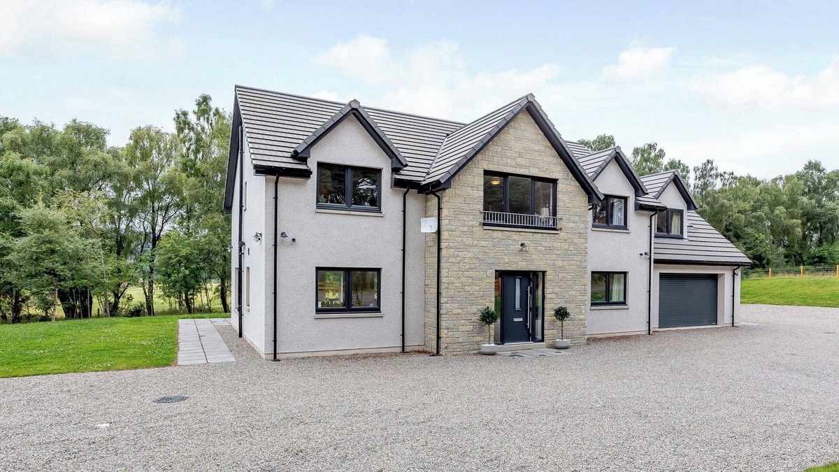 Aberlour Cottage | 4 bedroom accommodation in Craigellachie