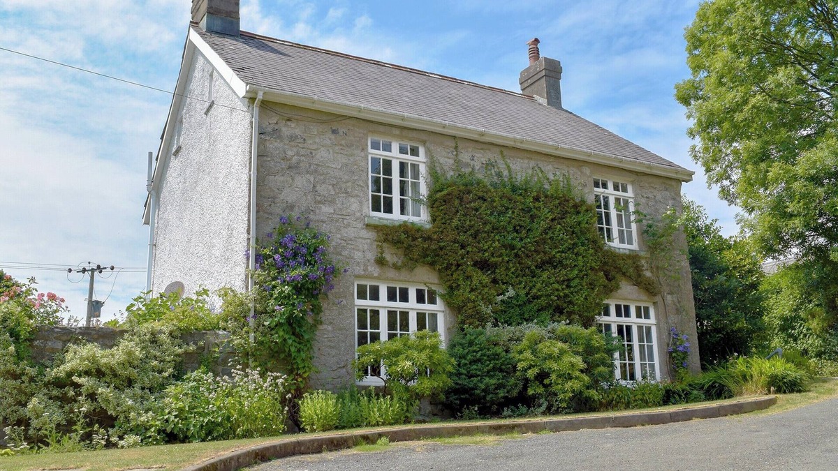 Wolf's Castle Cottage | 4 bedroom accommodation in Wolfscastle, near Haverfordwest