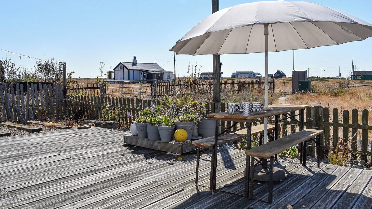 Dungeness Cottage | 4 bedroom accommodation in Lydd-on-Sea, near Dungeness