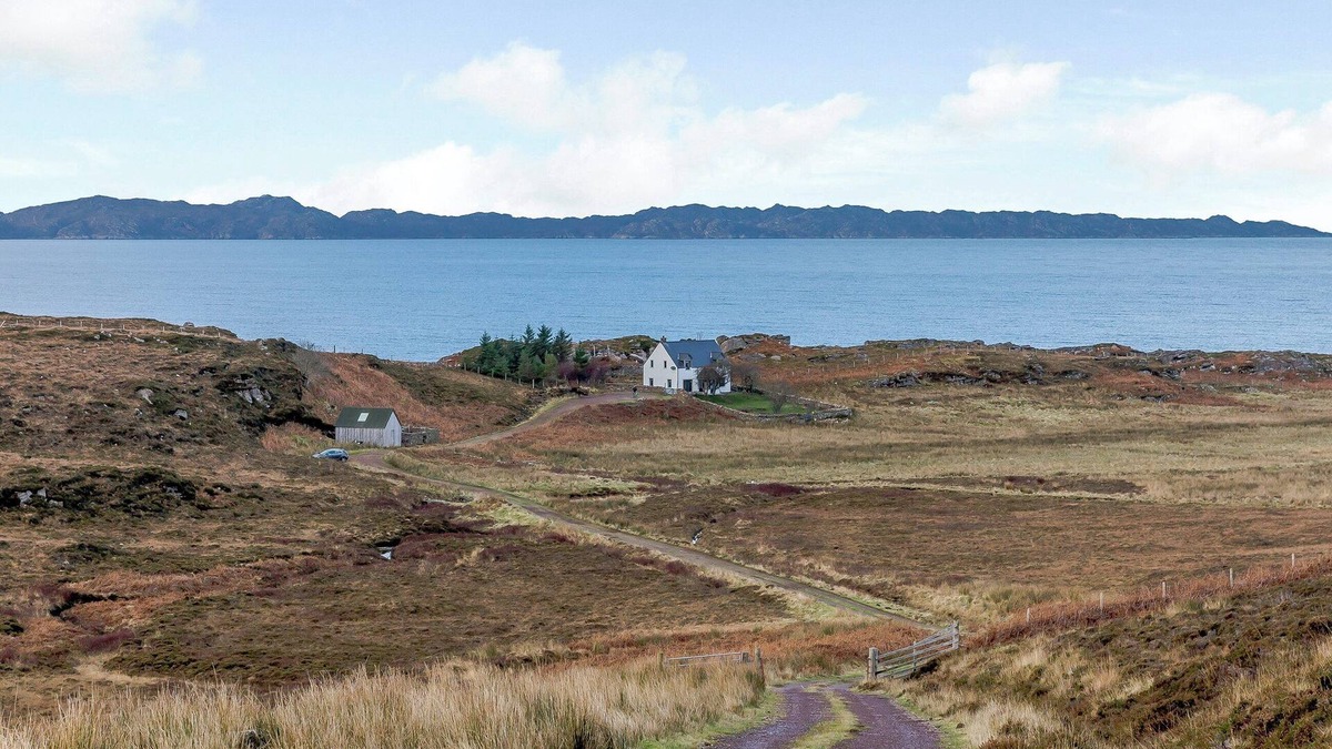 Strathcarron Cottage | 4 bedroom accommodation in Applecross, near Strathcarron