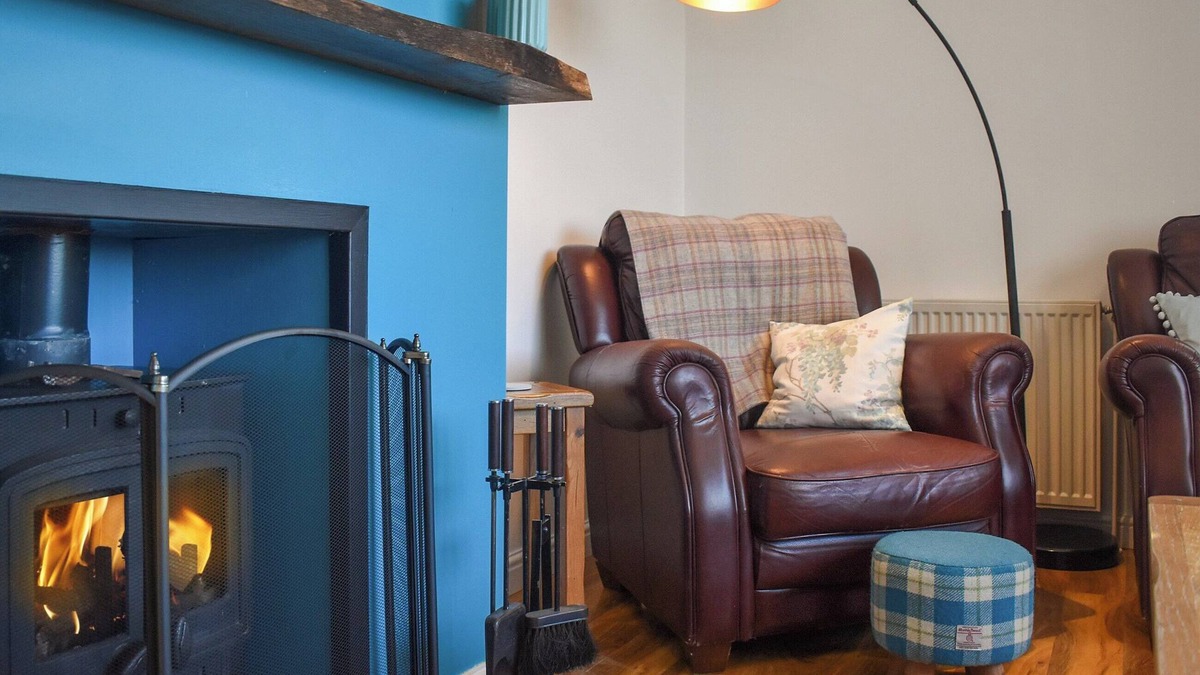 Arnol Cottage | 4 bedroom accommodation in Upper Barvas