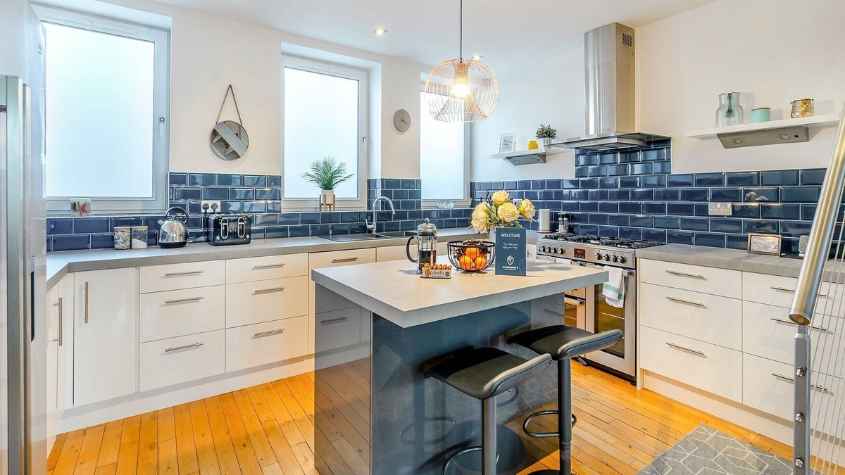 Dunfermline Cottage | 4 bedroom accommodation in Dunfermline