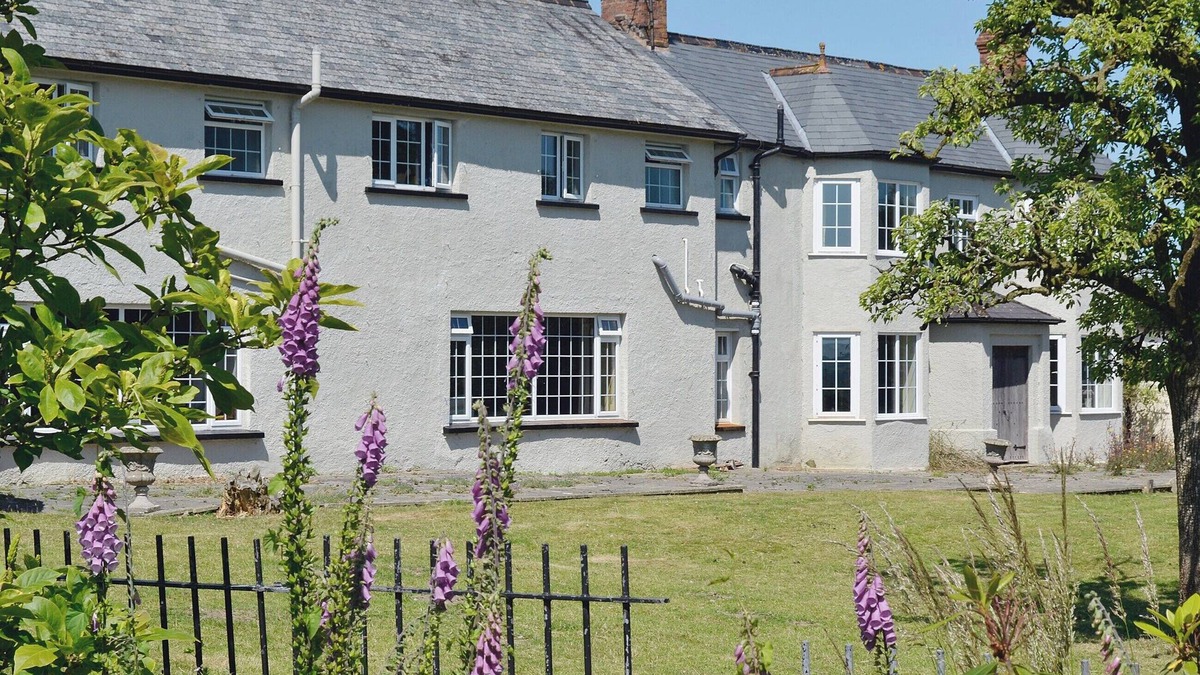 South Molton Cottage | 4 bedroom accommodation in Bish Mill, near South Molton