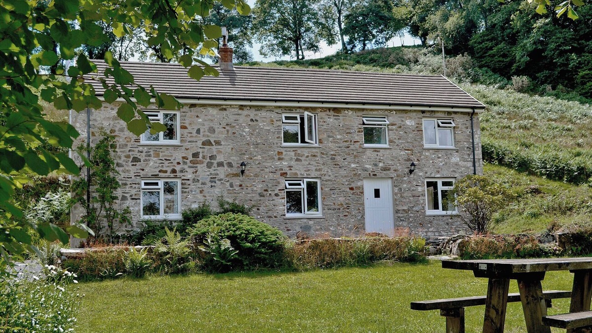 Pentrefelin Cottage | 4 bedroom accommodation in Abergorlech