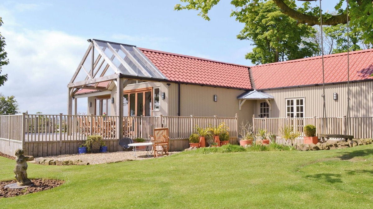 Cayton Cottage | 4 bedroom accommodation in Killerby, near Scarborough