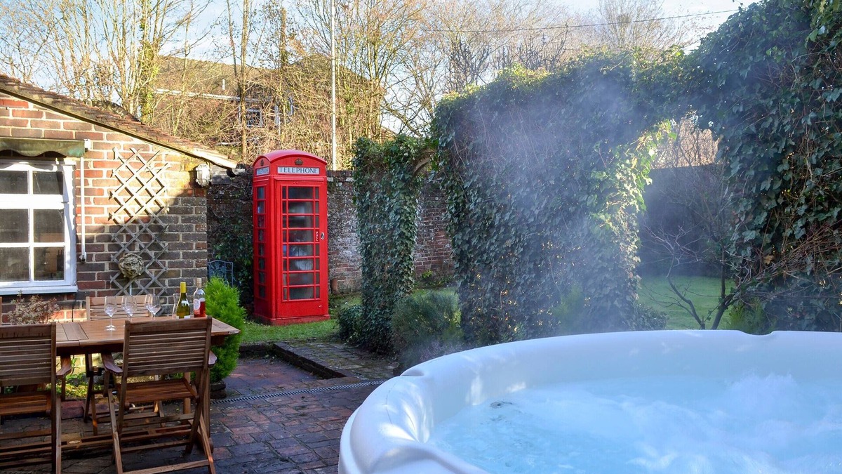 Bishops Waltham Cottage | 4 bedroom accommodation in Bishop’s Waltham, near Winchester