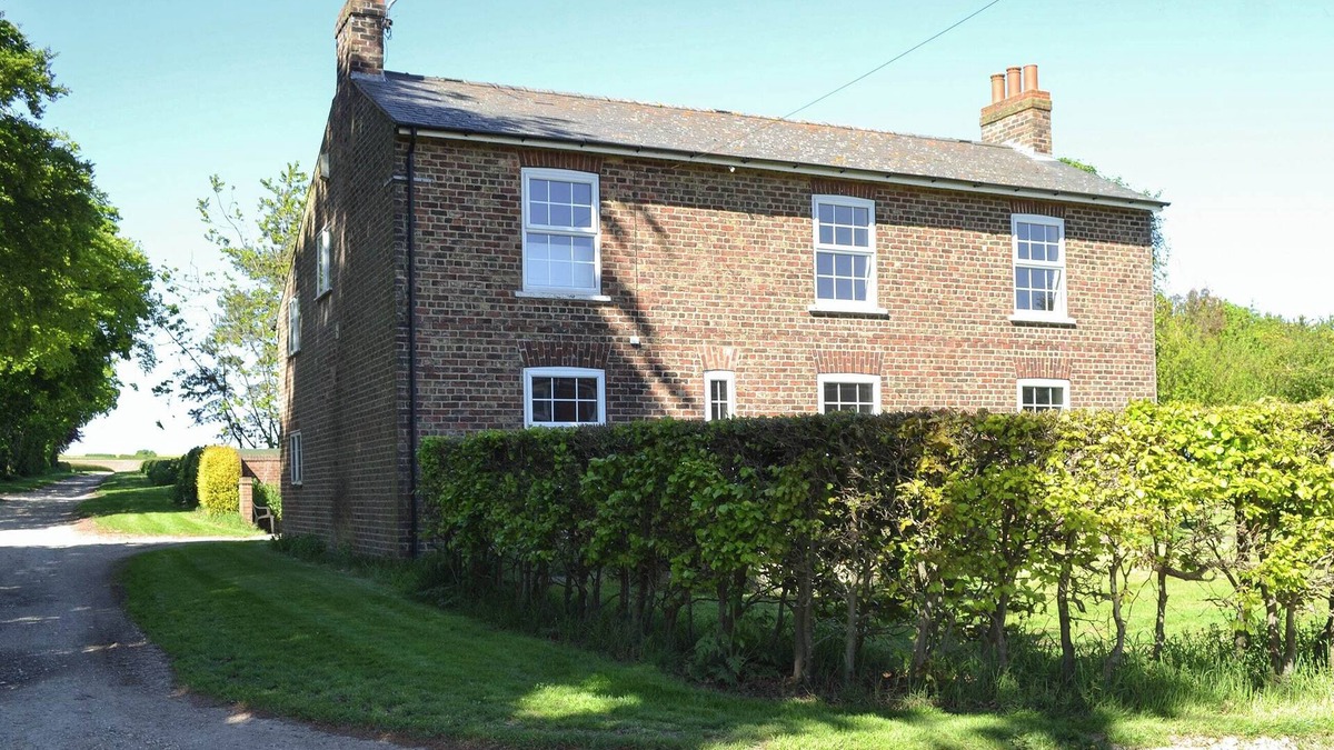Driffield Cottage | 4 bedroom accommodation in Cottam, near Driffield