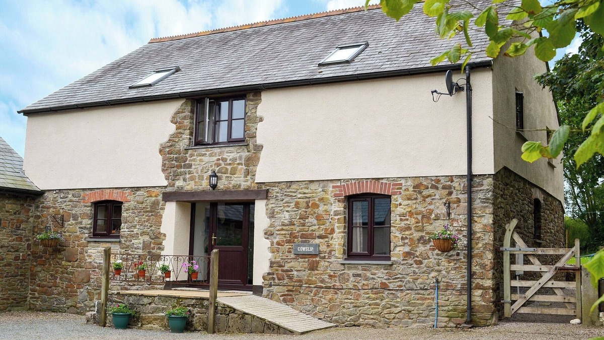 Holsworthy Cottage | 4 bedroom accommodation in Bradworthy, near Hartland