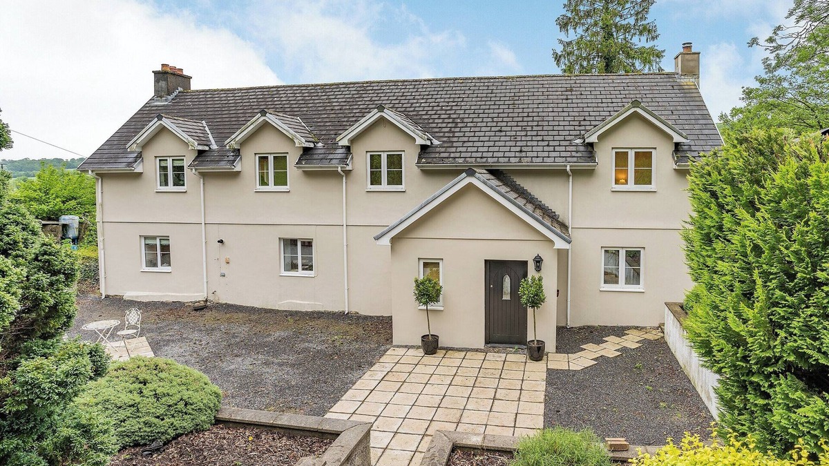 Llandeilo Cottage | 4 bedroom accommodation in Llandeilo