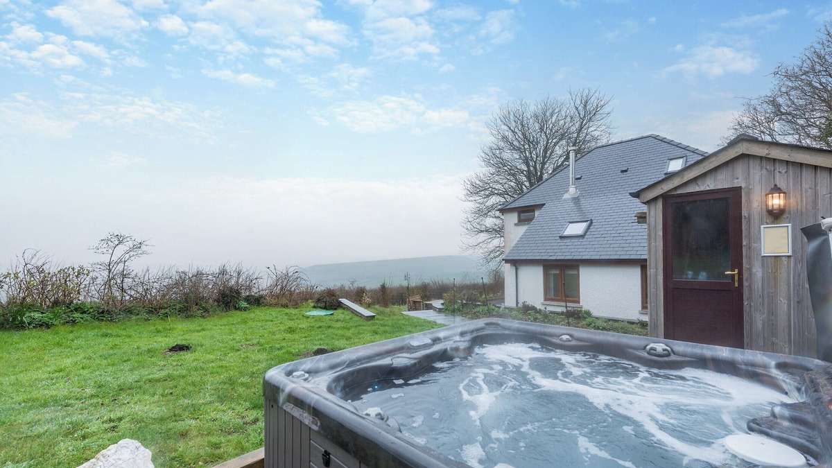 Llangeler Cottage | 4 bedroom accommodation in Llandysul